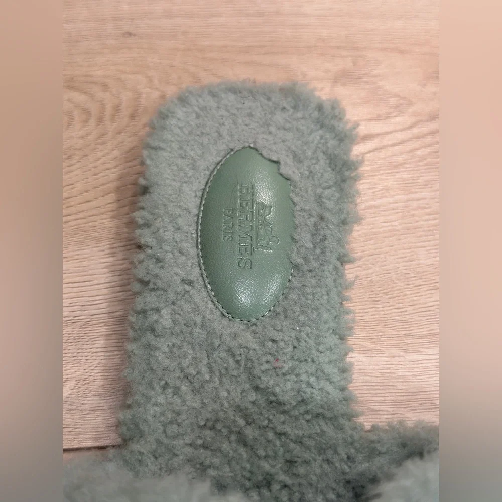SOLDDDDHermes oran in light green shearling size 39. - Picture 7 of 10